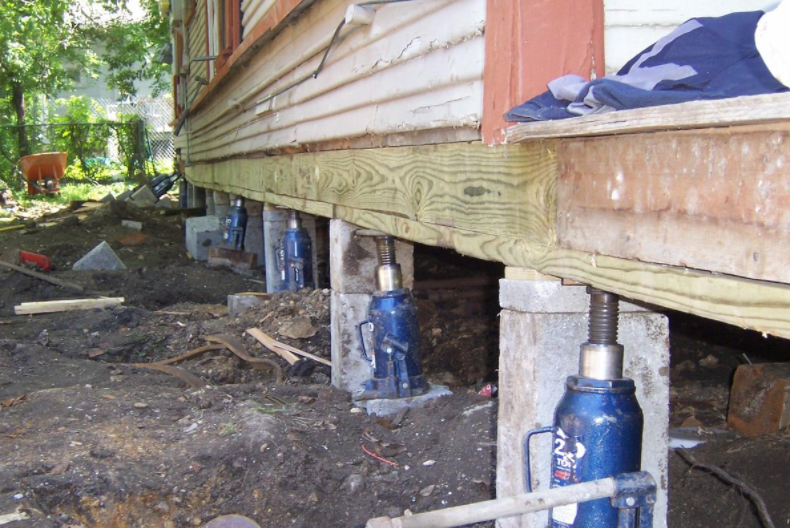 Signs of a Pier and Beam House in Need of Leveling