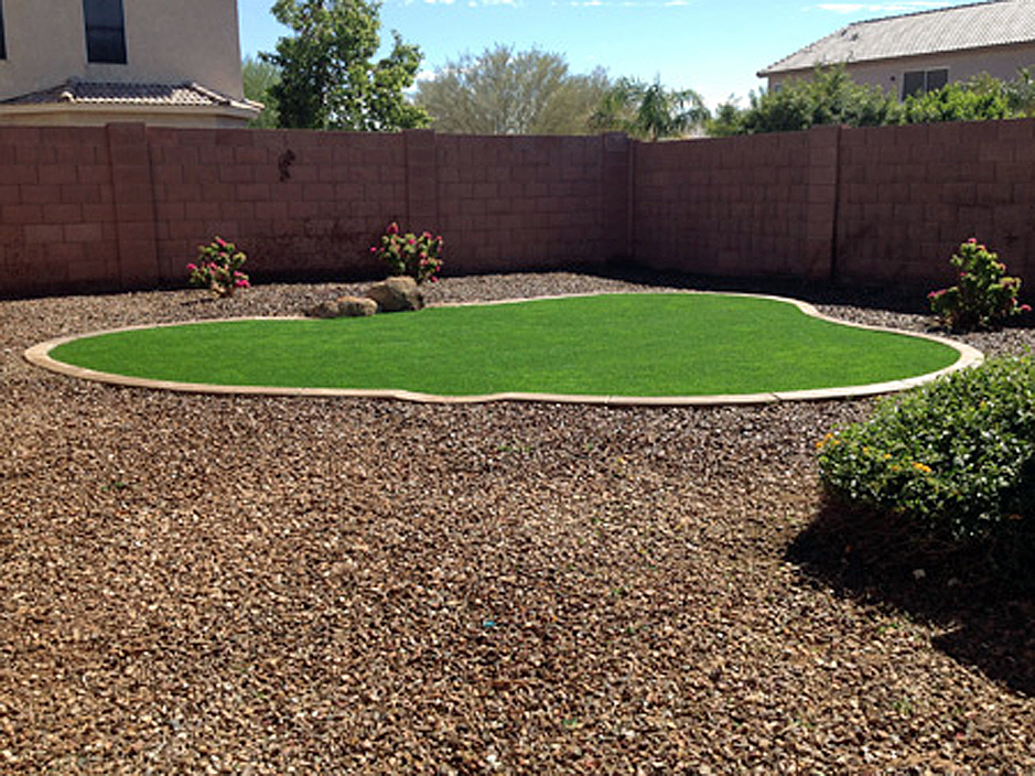 How do decorative elements improve a side yard's look