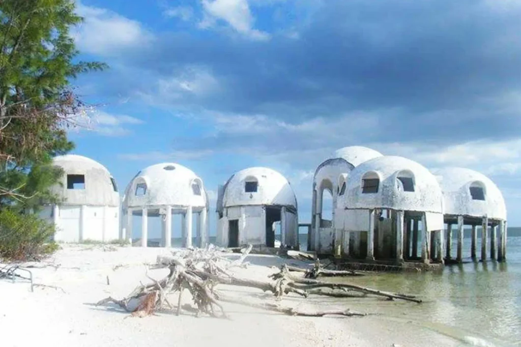 What are the navigation tips for reaching Cape Romano Dome House
